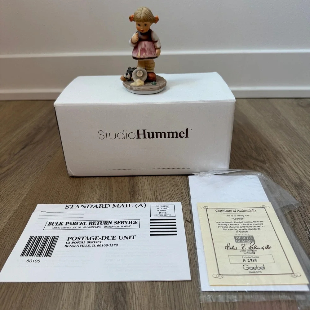 Goebel Berta Hummel Oops! Figurine BH 125 Nobodys Perfect Collection Box COA